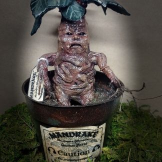 Sculpture Mandragore dans son pot inspiration Harry Potter - Création par Fantasy Corner