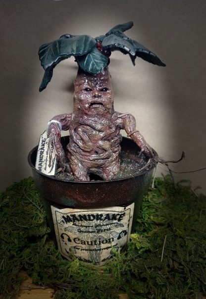 Sculpture Mandragore dans son pot inspiration Harry Potter - Création par Fantasy Corner