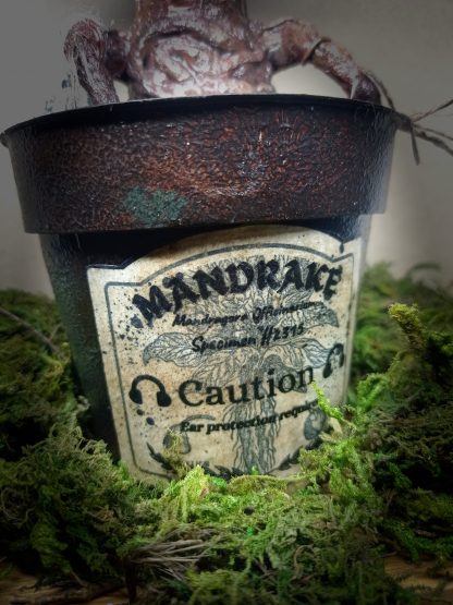Sculpture Mandragore dans son pot inspiration Harry Potter - Création par Fantasy Corner – Image 10