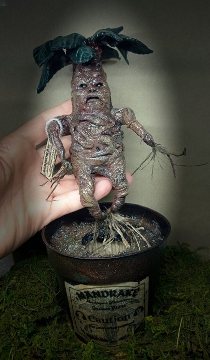 Sculpture Mandragore dans son pot inspiration Harry Potter - Création par Fantasy Corner – Image 5