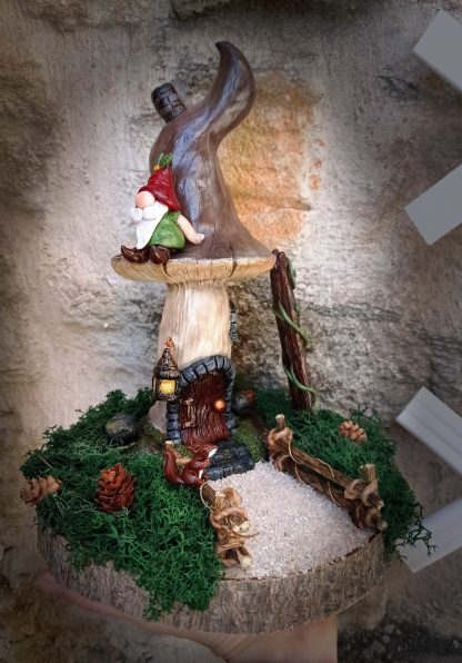 Sculpture Handmade maison champignon avec gnome / maison féerique / Forêt enchantée / Fait main – Image 4