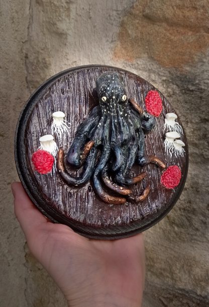 Décoration murale sculpture pieuvre sur plaque en bois