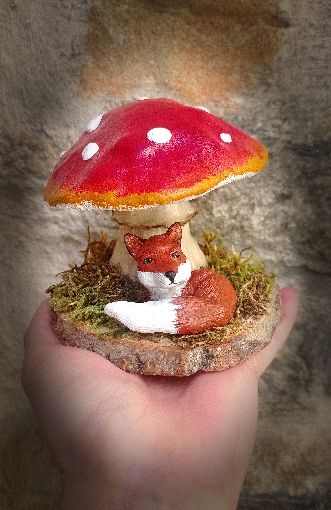Sculpture renard sous son champignon enchanté / Pâte polymère / décoration  – Fantasy Corner