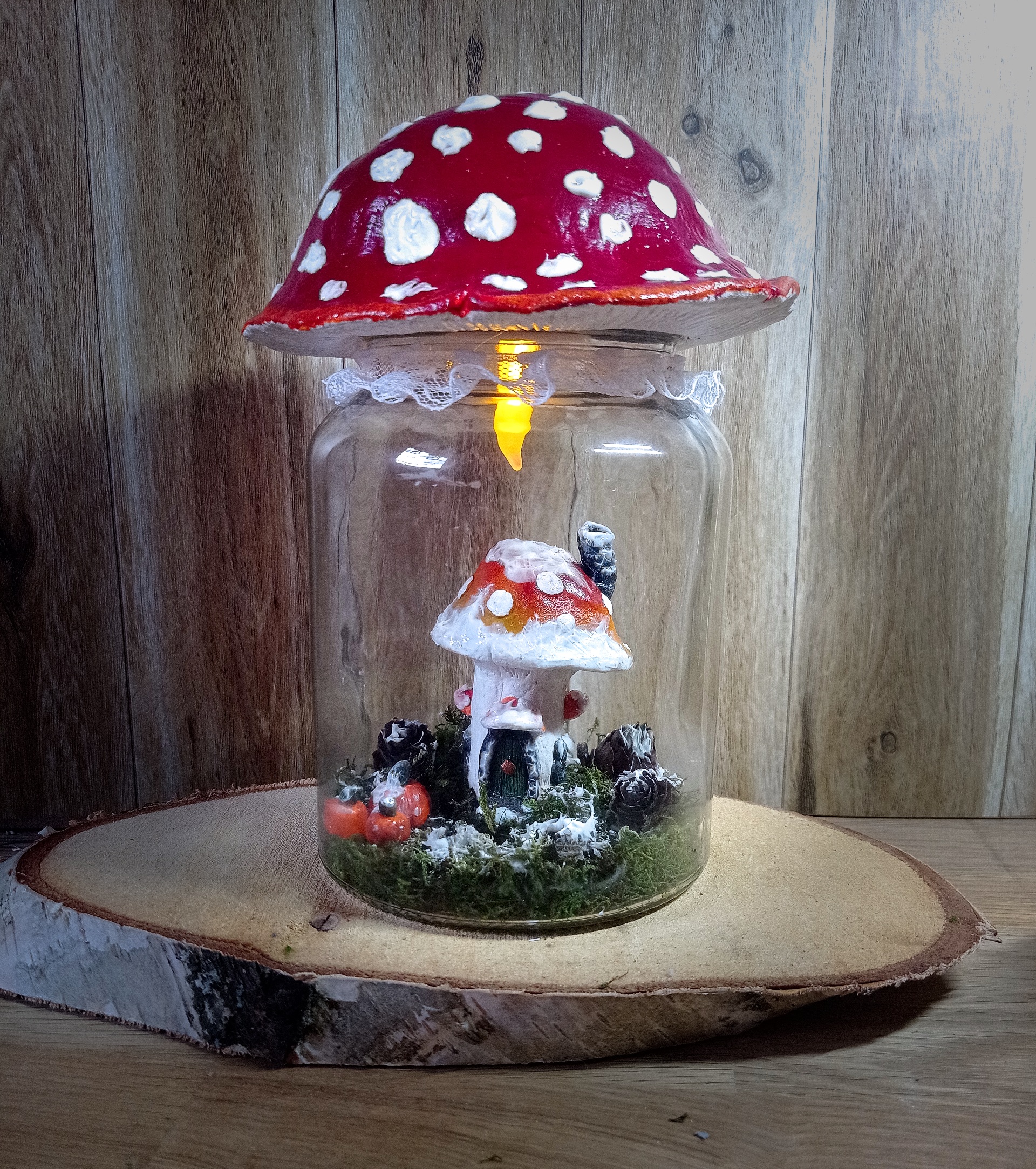 Sculpture lumineuse Maison champignon dans bocal en verre - pour Laureen Dewallens