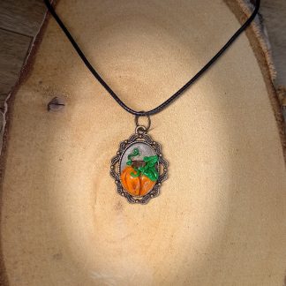 Collier avec pendentif citrouille d'automne et œil de tigre