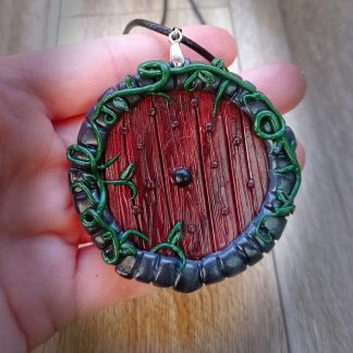 Collier avec pendentif porte de Hobbit