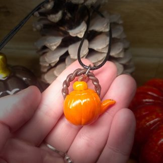 Collier pendentif théière miniature en forme de citrouille version 3