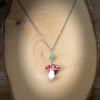 Collier pendentif champignon perle verte fait main