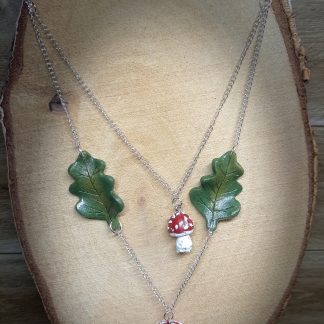 Collier champignons et feuilles de chêne fait main