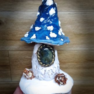 Sculpture champignon hivernal avec labradorite - fait main