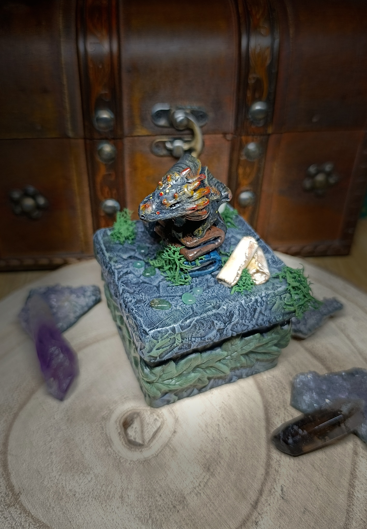 🔥RÉSERVÉ🔥 Boîte Fantasy Dragon sur livres avec parchemins et bougie - fait main – Image 5