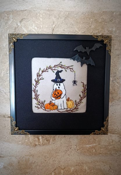 Broderie sous cadre fantôme d'Halloween phosphorescent