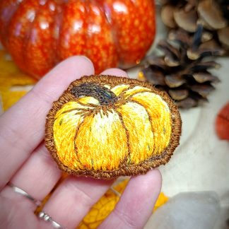 Pin's broderie citrouille