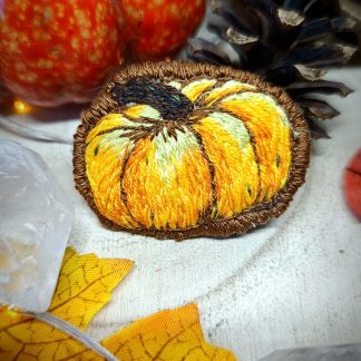 Pin's broderie citrouille