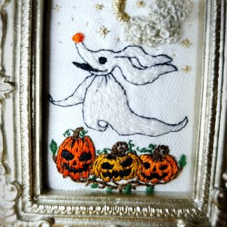 Broderie d'Halloween inspirée de l'Étrange Noël de Mr Jack