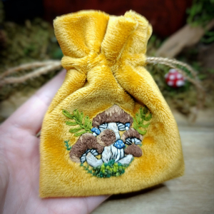 Pochon à cordon broderie champignons des sous-bois