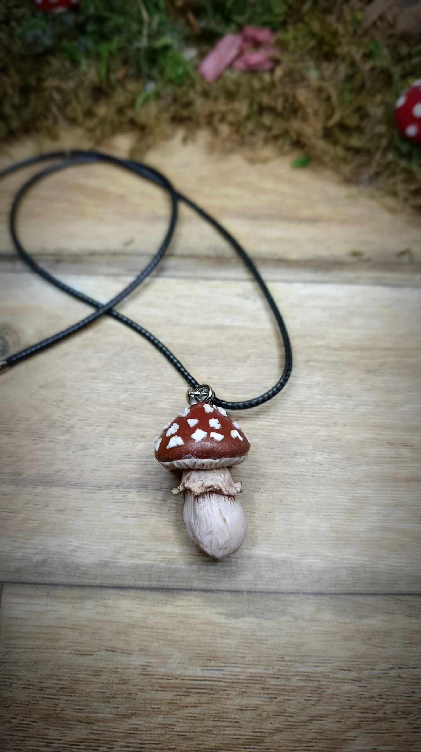 Collier avec pendentif champignon en pâte polymère – Image 3