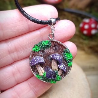 Pendentif petits champignons violets avec éclat d'améthyste