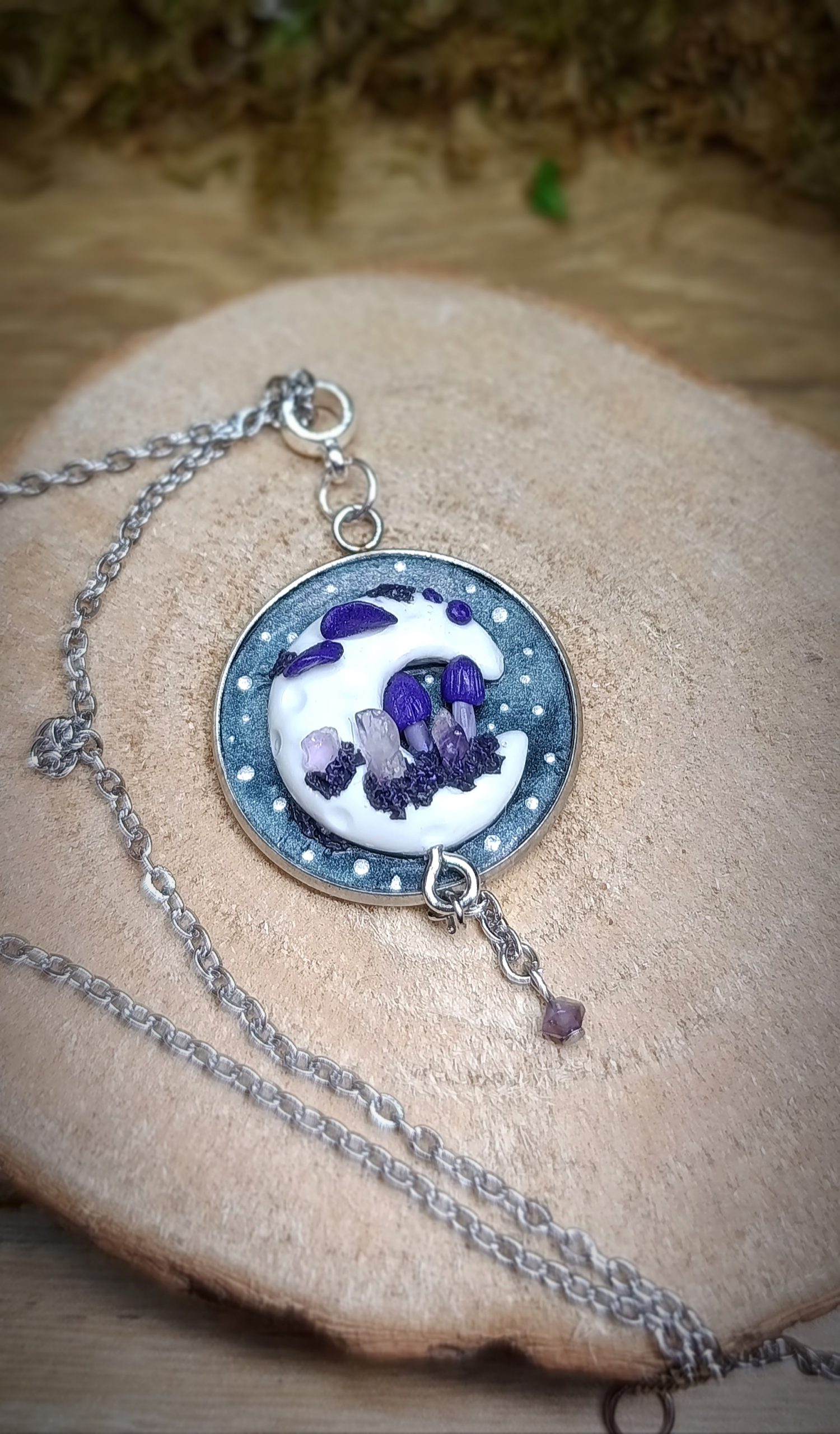 Pendentif clair de lune – champignons violets & cristaux d'améthyste – Image 3
