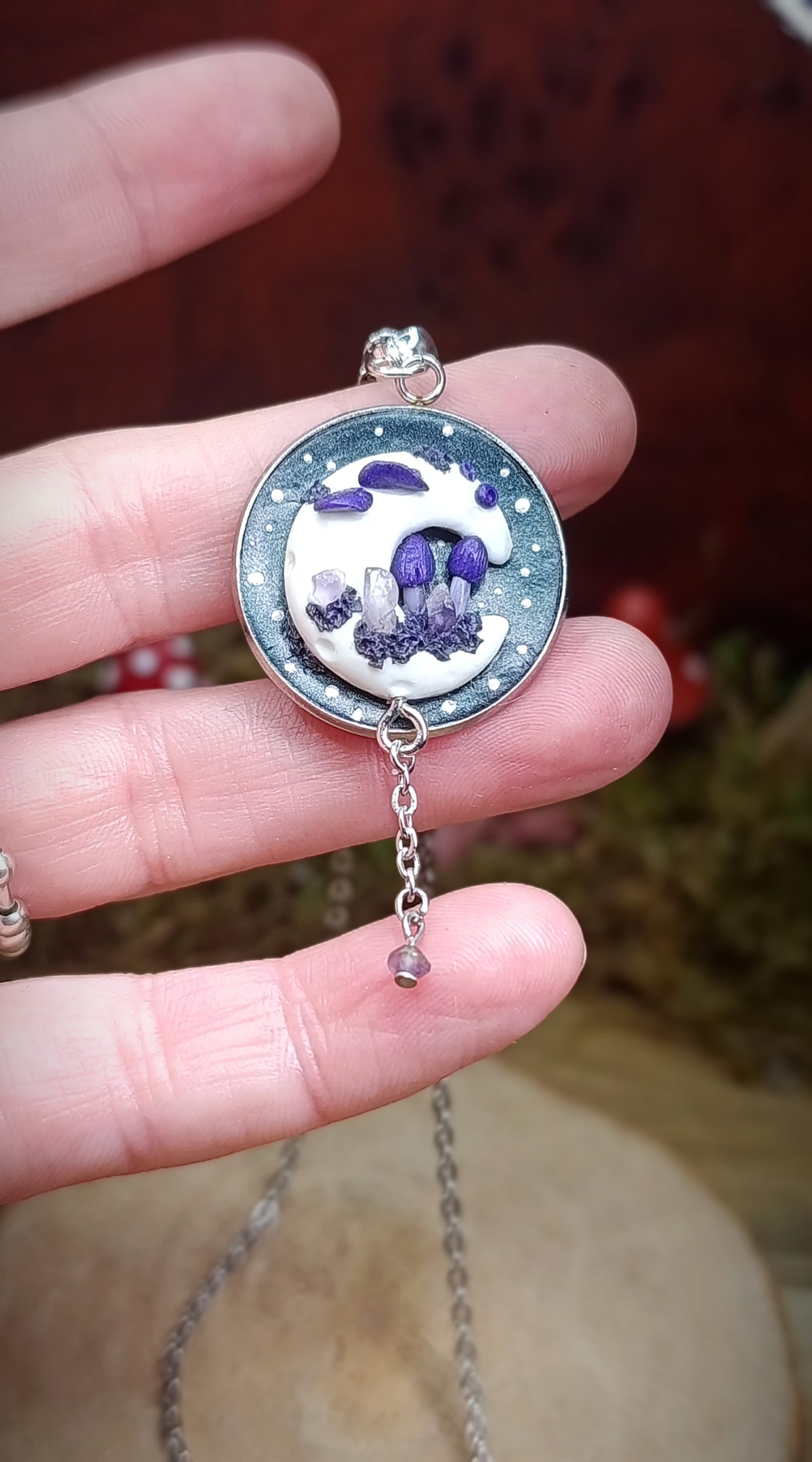 Pendentif clair de lune – champignons violets & cristaux d'améthyste