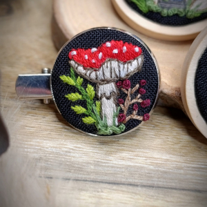 Pince cheveux broderie champignon