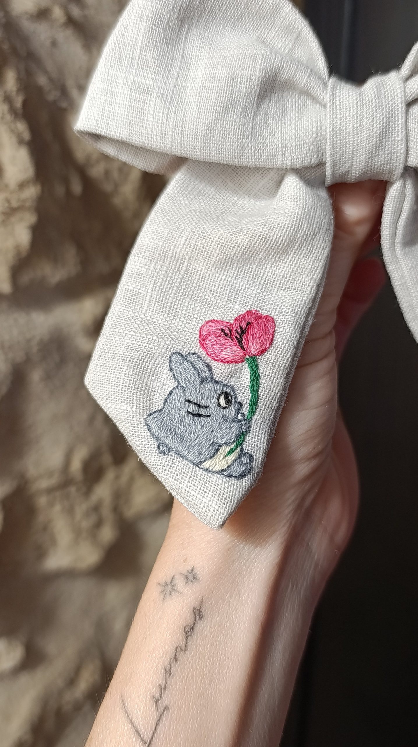 Barrette noeud brodée main - Totoro et noiraudes – Image 7