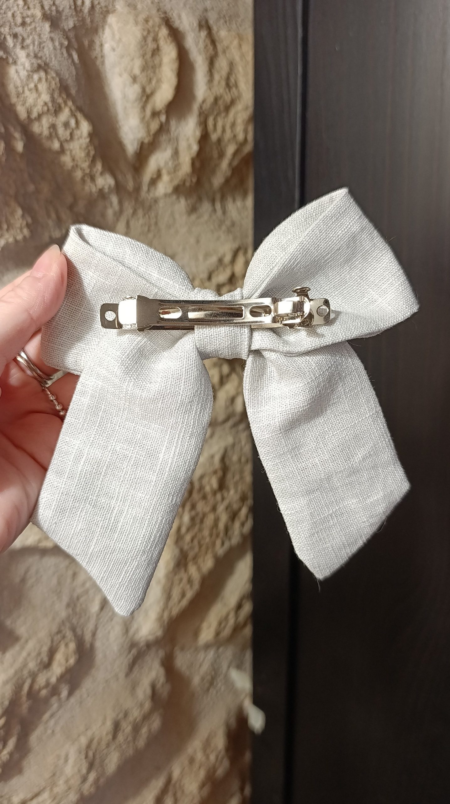 Barrette noeud brodée main - Totoro et noiraudes – Image 3