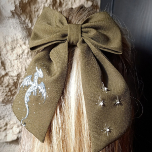 Barrette nœud broderie Dragon & étoiles phosphorescentes