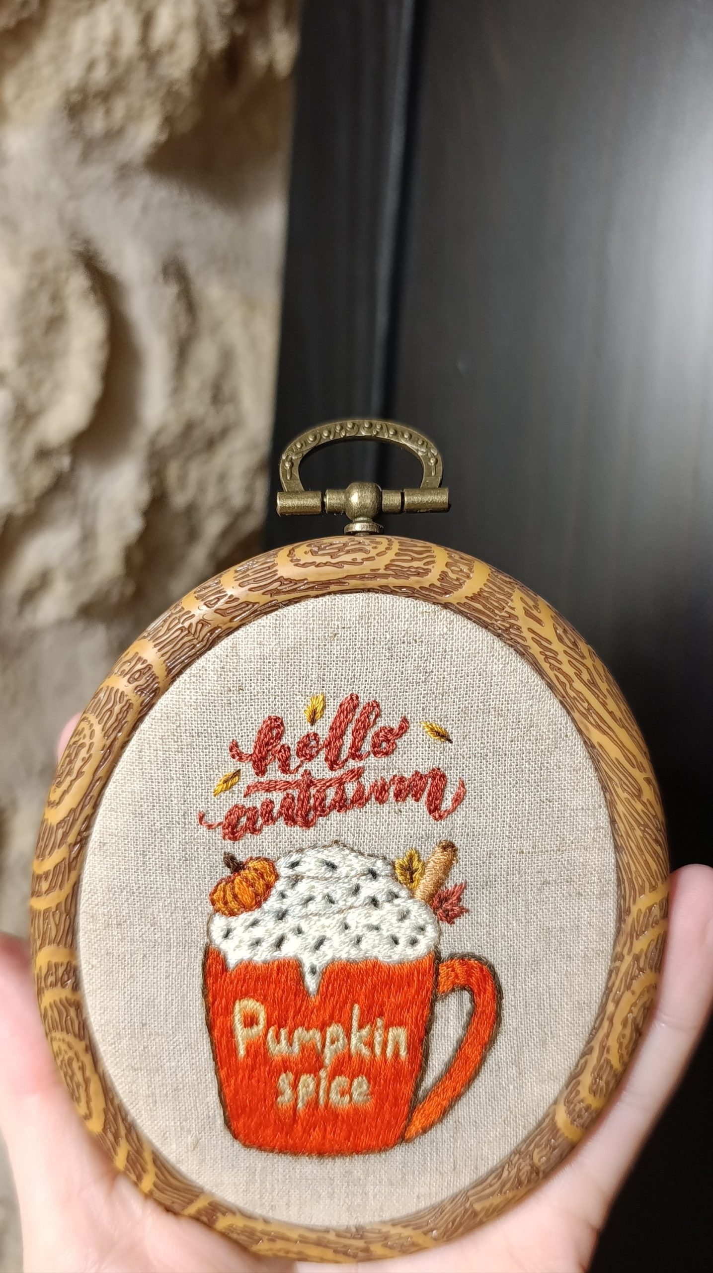 Décoration murale automnale - Broderie Pumpkin spice – Image 3