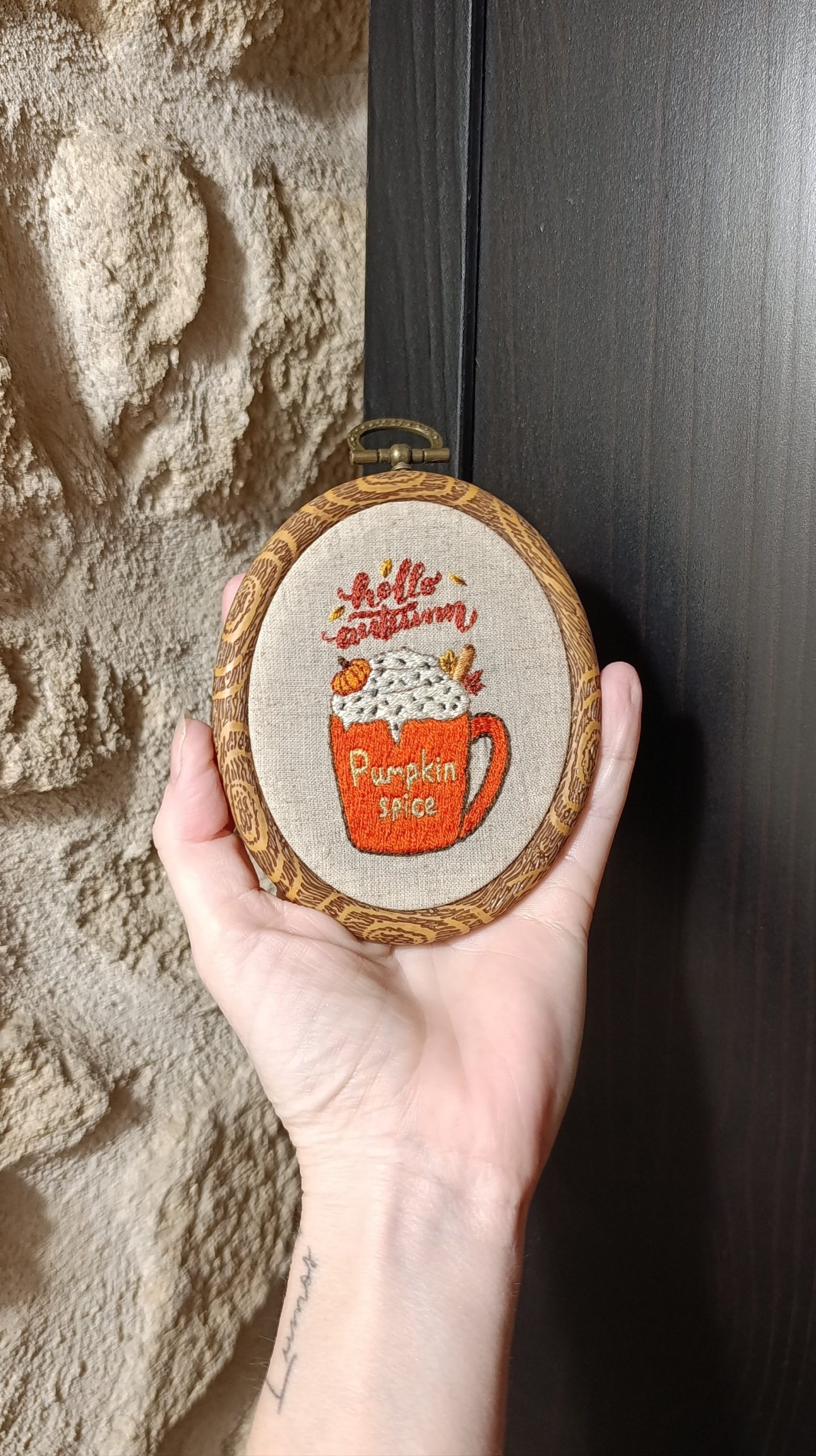 Décoration murale automnale - Broderie Pumpkin spice – Image 4
