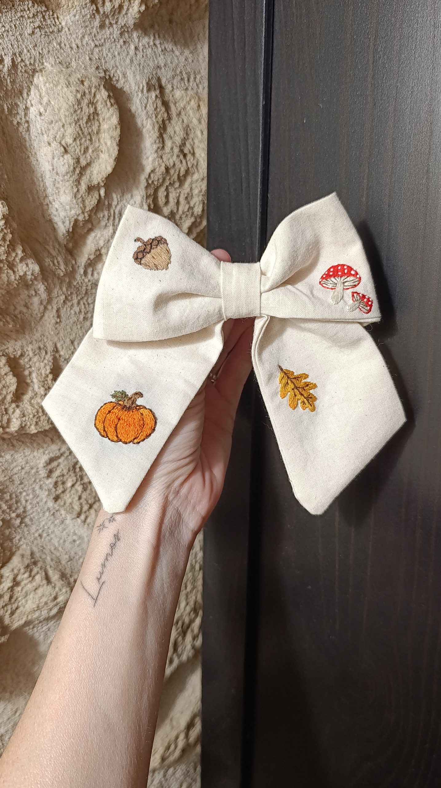 Barrette noeud brodée main - magie de l'automne