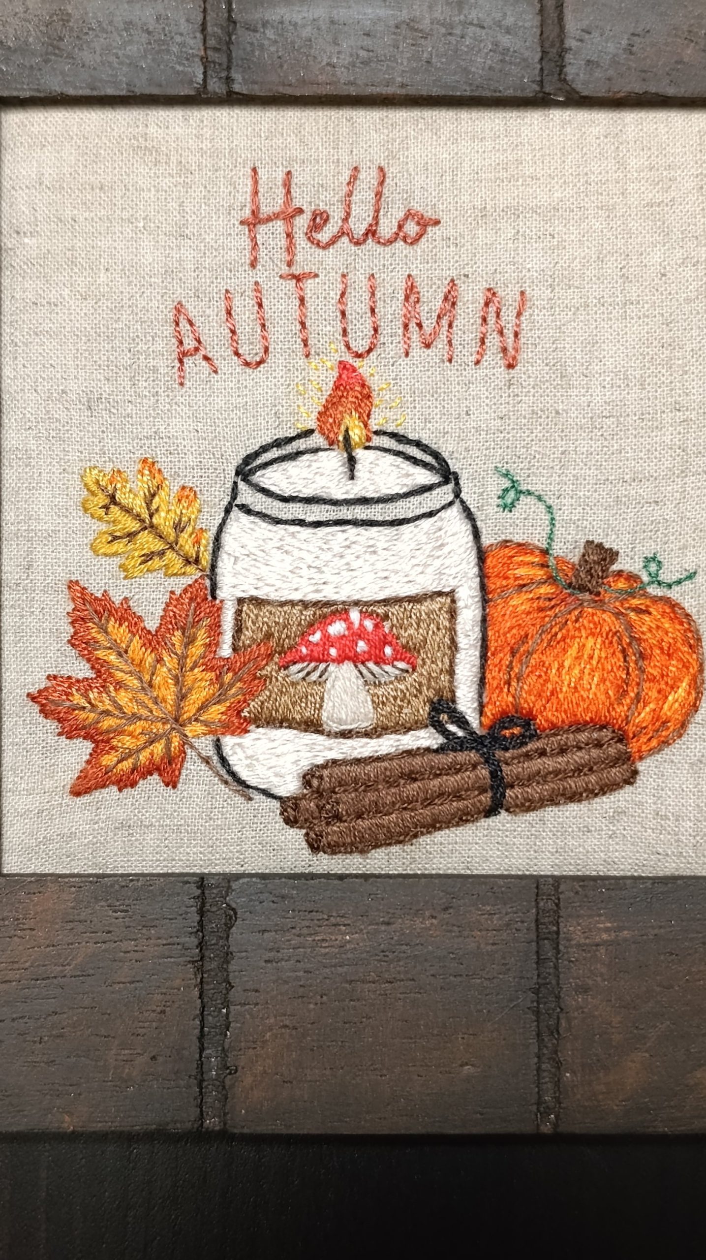 Décoration murale automnale - Broderie Hello automne – Image 3