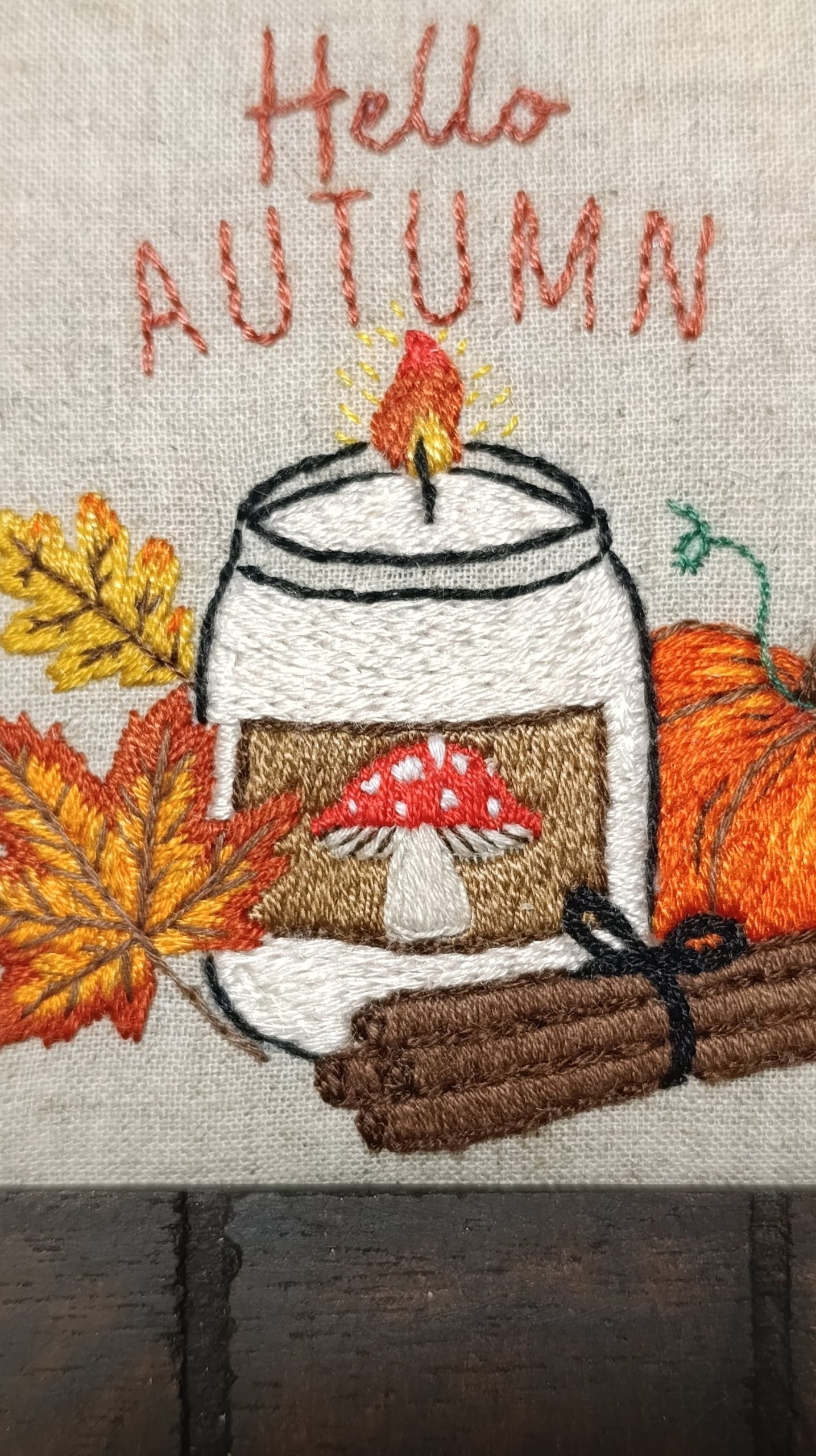 Décoration murale automnale - Broderie Hello automne – Image 5