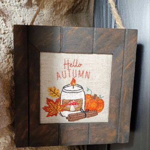 Décoration murale automnale – Broderie Hello automne