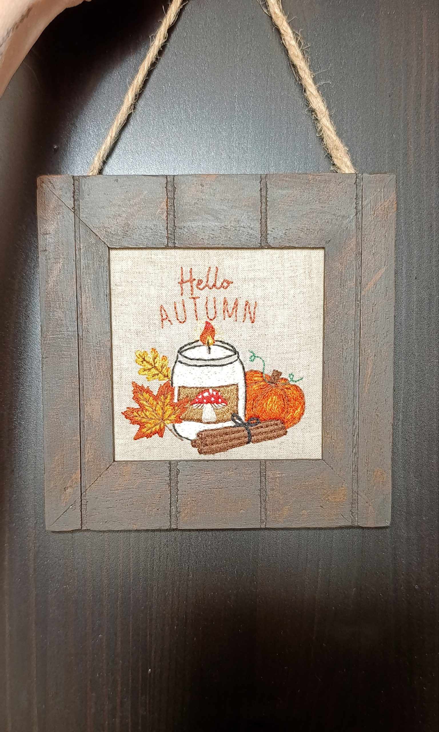Décoration murale automnale - Broderie Hello automne – Image 6