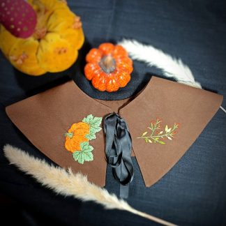 Col brodé main - Broderie La citrouille d'automne