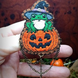 Broche grenouille sorcière & Citrouille Jack O'lantern – Bijou Brodé main Halloween